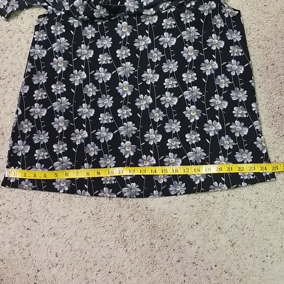 Boutique Cold Shoulder Top - Picture 7 of 7